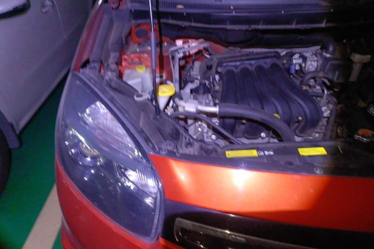 Used Renault Koleos 2014 Revised Version 2.0L Two-Wheel Drive Standard Edition Engine Bay Right