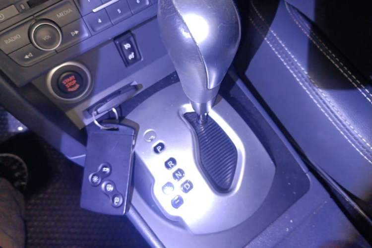 Used Renault Koleos 2014 Revised Version 2.0L Two-Wheel Drive Standard Edition Gear Lever
