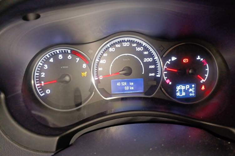 Used Renault Koleos 2014 Revised Version 2.0L Two-Wheel Drive Standard Edition Instrument Cluster