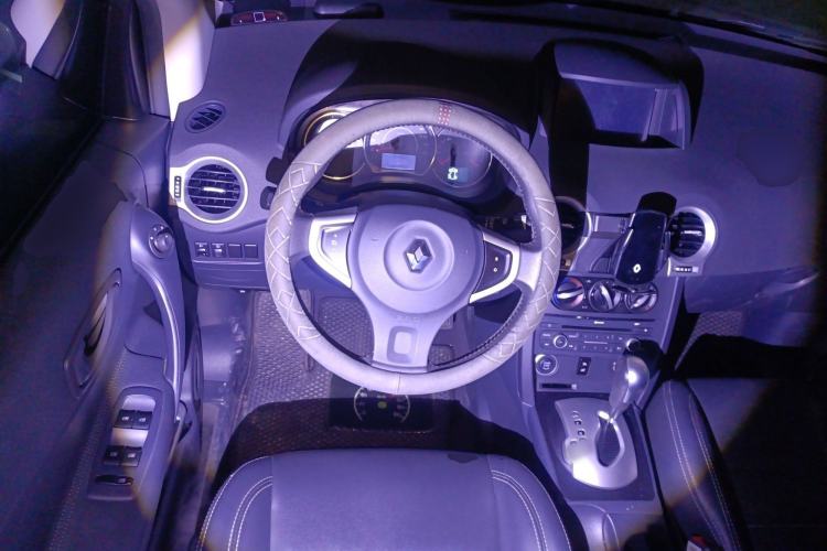 Used Renault Koleos 2014 Revised Version 2.0L Two-Wheel Drive Standard Edition Steering Wheel