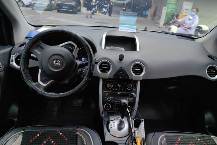 Used Renault Koleos 2014 2.0L Two-Wheel Drive Fashion Edition Center Console