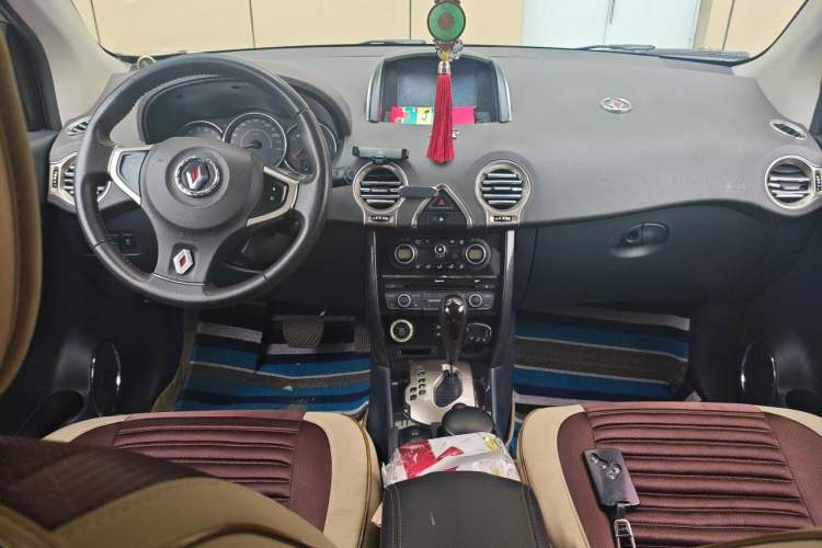 Used Renault Koleos 2014 Revised Version 2.5L Two-Wheel Drive Comfort Edition Center Console