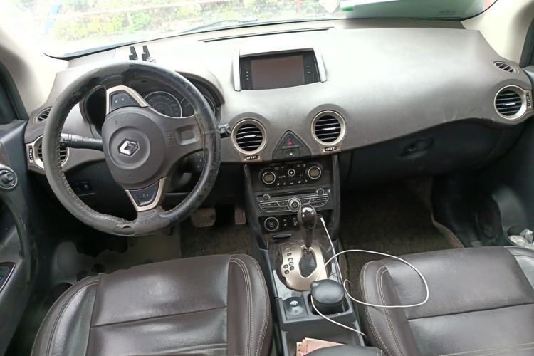 Used Renault Koleos 2014 2.5L 4x4 Comfort Edition Center Console