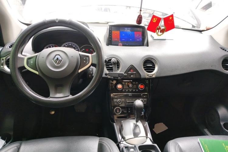 Used Renault Koleos 2014 2.5L Two-Wheel Drive Comfort Edition Center Console