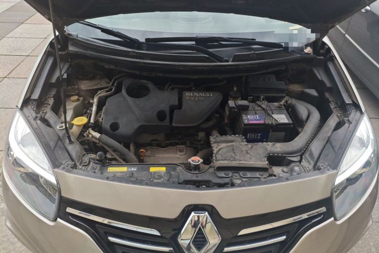 Used Renault Koleos 2014 Revised Version 2.5L Two-Wheel Drive Comfort Edition Engine Bay