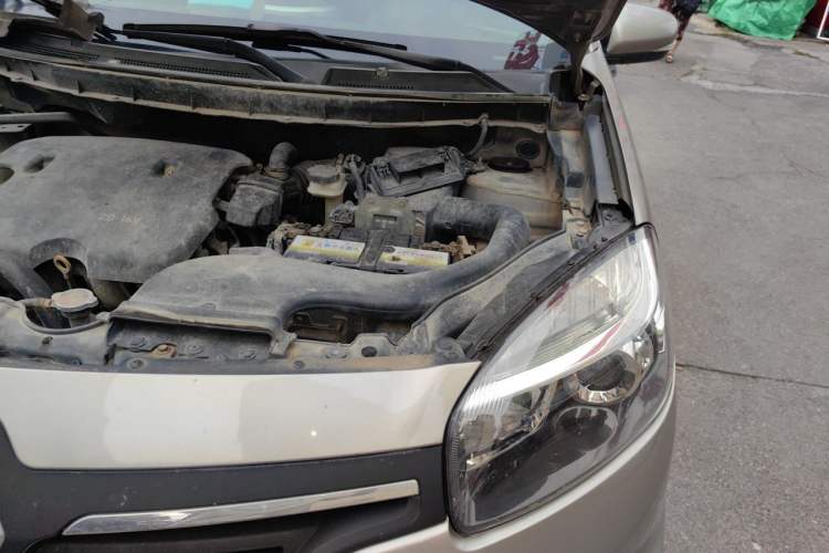 Used Renault Koleos 2014 2.0L Two-Wheel Drive Fashion Edition Engine Bay Left