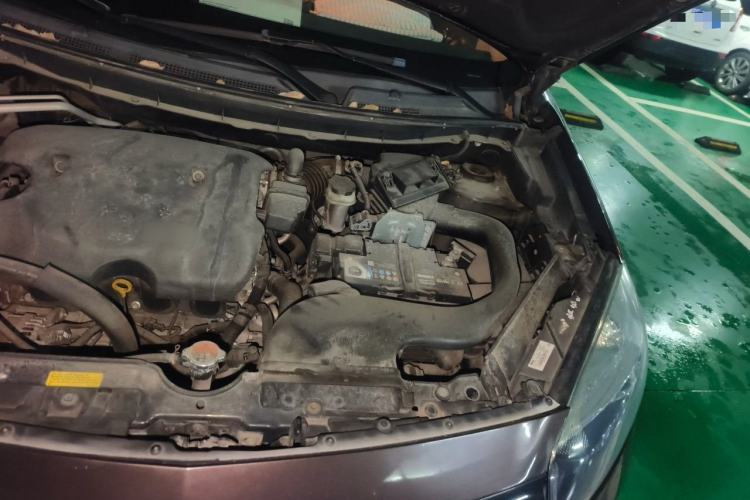 Used Renault Koleos 2014 Revised Version 2.0L Two-Wheel Drive Fashion Edition Engine Bay Left