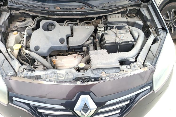 Used Renault Koleos 2014 2.5L 4x4 Comfort Edition Engine Bay