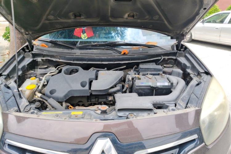 Used Renault Koleos 2014 2.5L Two-Wheel Drive Comfort Edition Engine Bay