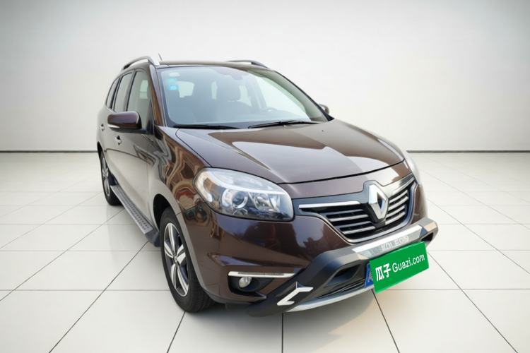 Used Renault Koleos 2014 2.5L 4x4 Comfort Edition Front Right 45 Deg