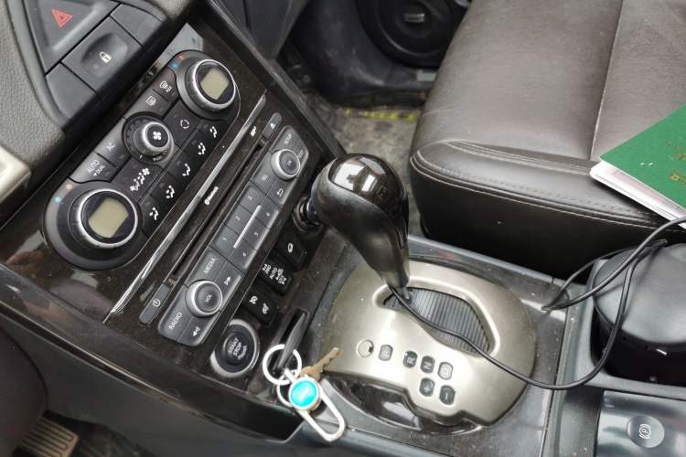 Used Renault Koleos 2014 2.5L Four-Wheel Drive Luxury Edition Gear Lever