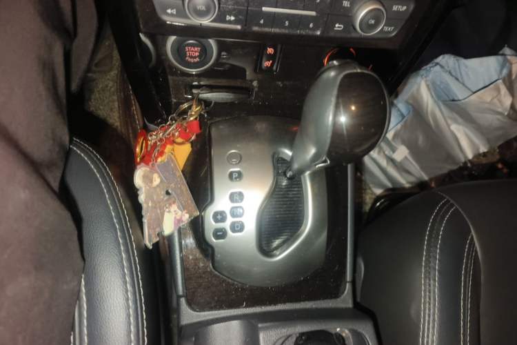 Used Renault Koleos 2014 Revised Version 2.0L Two-Wheel Drive Fashion Edition Gear Lever