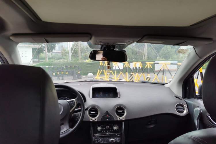 Used Renault Koleos 2014 2.5L Four-Wheel Drive Luxury Edition Headliner