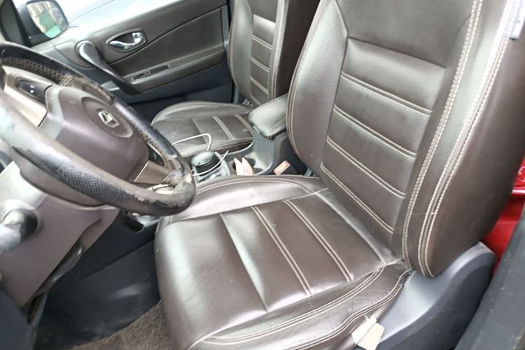 Used Renault Koleos 2014 2.5L 4x4 Comfort Edition Left Front Seat
