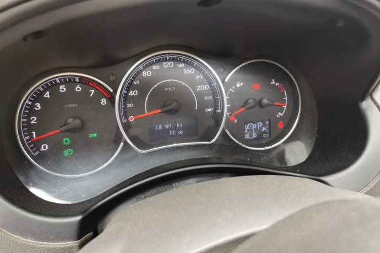 Used Renault Koleos 2014 2.5L Four-Wheel Drive Luxury Edition Odometer Close Up