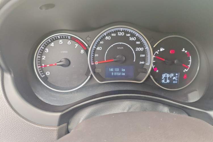 Used Renault Koleos 2014 Revised Version 2.5L Two-Wheel Drive Comfort Edition Odometer Close Up
