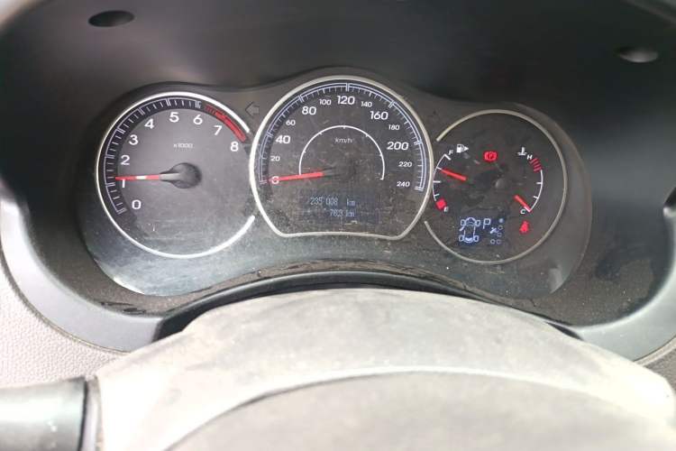 Used Renault Koleos 2014 2.5L 4x4 Comfort Edition Odometer Close Up