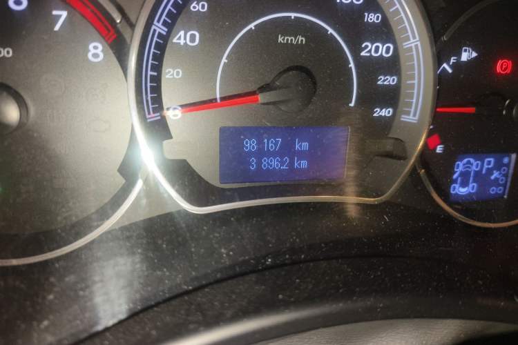 Used Renault Koleos 2014 Revised Version 2.0L Two-Wheel Drive Fashion Edition Odometer Close Up