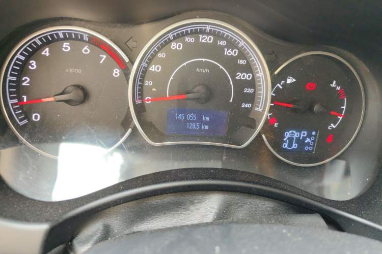 Used Renault Koleos 2014 2.5L Two-Wheel Drive Comfort Edition Odometer Close Up