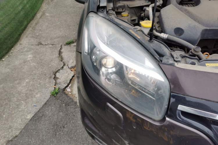 Used Renault Koleos 2014 2.5L Four-Wheel Drive Luxury Edition Right Front Headlight