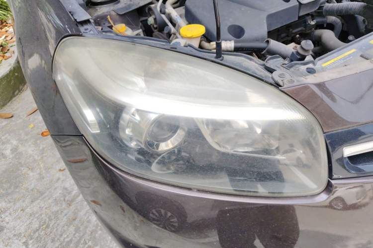 Used Renault Koleos 2014 2.5L Two-Wheel Drive Comfort Edition Right Front Headlight