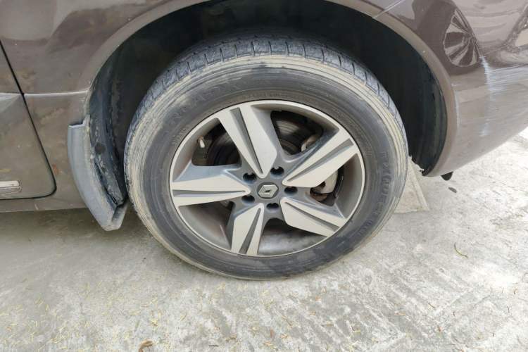 Used Renault Koleos 2014 2.5L Two-Wheel Drive Comfort Edition Right Front Wheel Hub