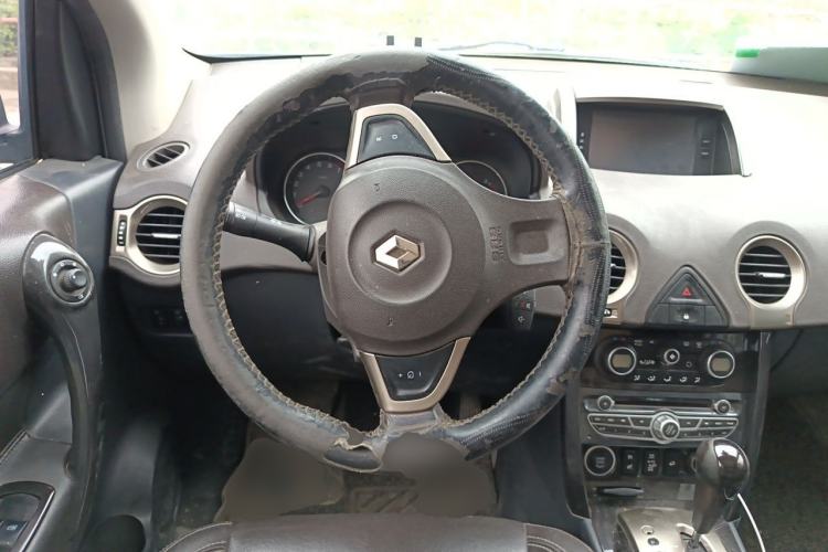 Used Renault Koleos 2014 2.5L 4x4 Comfort Edition Steering Wheel