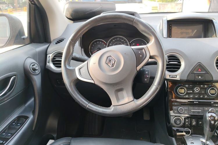 Used Renault Koleos 2014 2.5L 4x4 Comfort Edition Steering Wheel