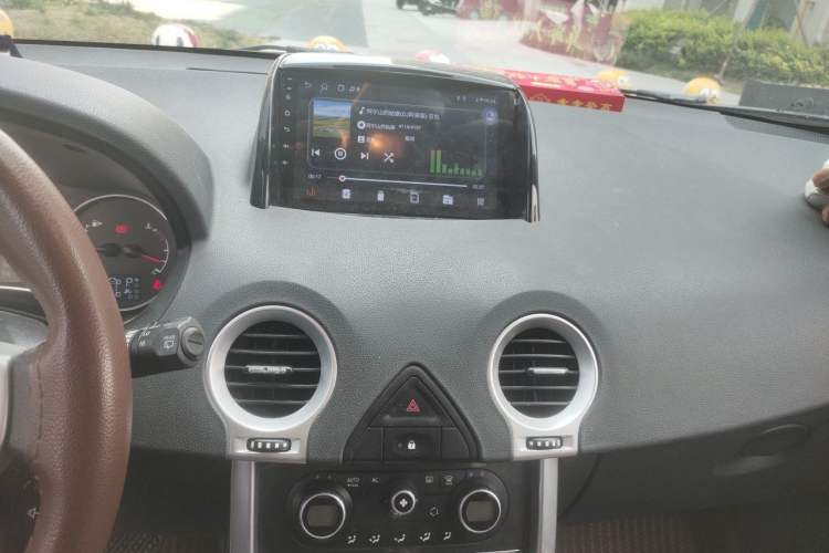 Used Renault Koleos 2014 2.0L Two-Wheel Drive Fashion Edition Audio And AC Panel
