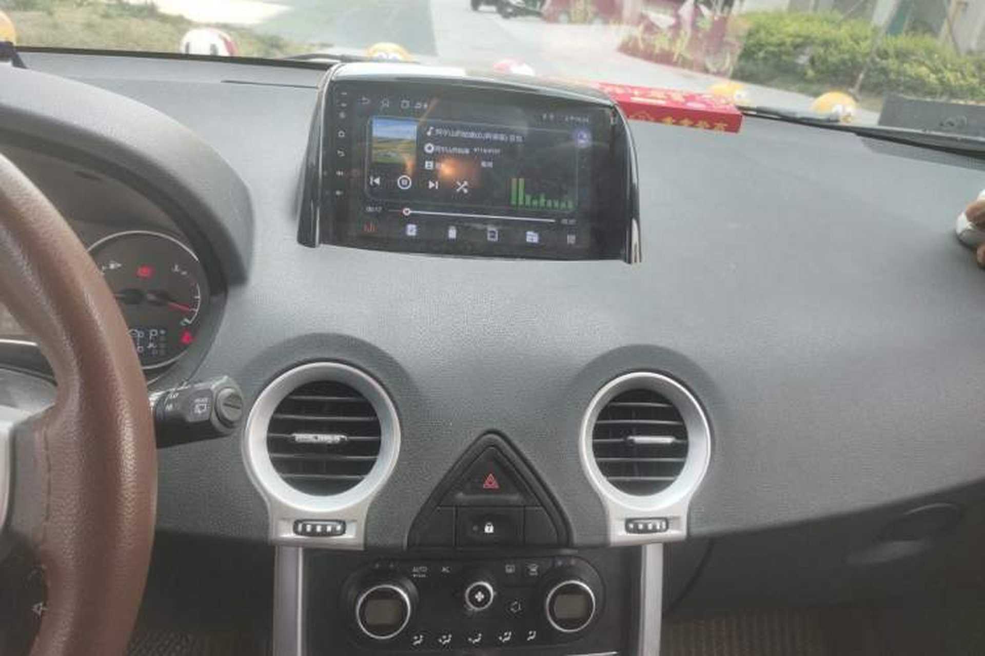 Used Renault Koleos 2014 2.0L Two-Wheel Drive Fashion Edition Audio And AC Panel