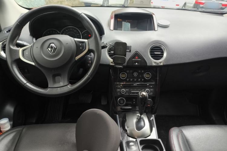 Used Renault Koleos 2014 2.5L Two-Wheel-Drive Sportway Edition Center Console