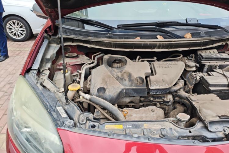 Used Renault Koleos 2014 2.5L 4x4 Sportway Edition Engine Bay Right