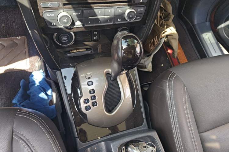 Used Renault Koleos 2014 Revised Version 2.5L Two-Wheel Drive Comfort Edition Gear Lever