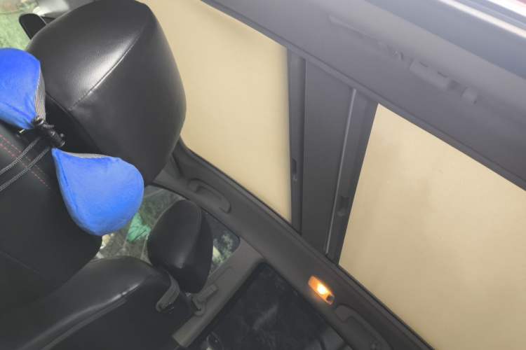 Used Renault Koleos 2014 2.5L Two-Wheel-Drive Sportway Edition Headliner