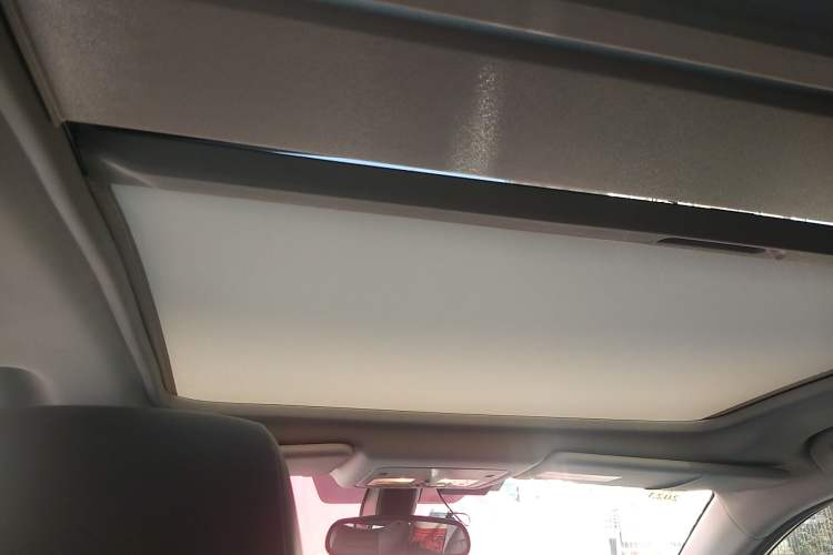 Used Renault Koleos 2014 2.5L 4x4 Sportway Edition Headliner