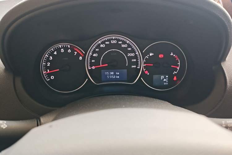 Used Renault Koleos 2014 Revised Version 2.5L Two-Wheel Drive Comfort Edition Instrument Cluster