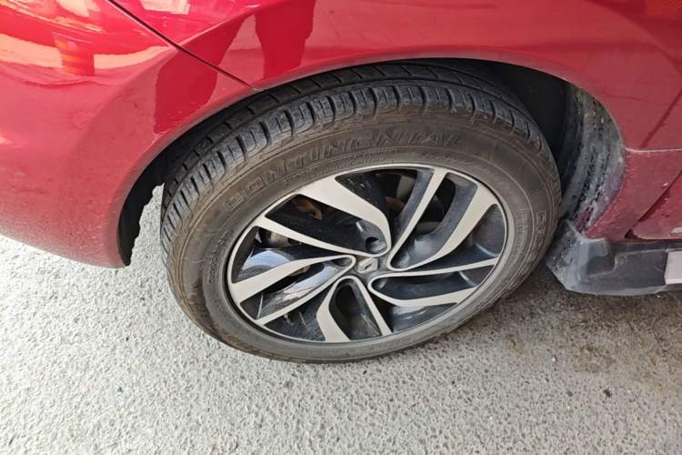 Used Renault Koleos 2014 Revised Version 2.5L Two-Wheel Drive Comfort Edition Left Front Wheel Hub