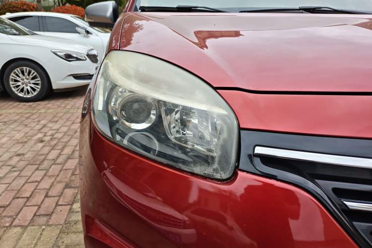Used Renault Koleos 2014 2.5L 4x4 Sportway Edition Right Front Headlight