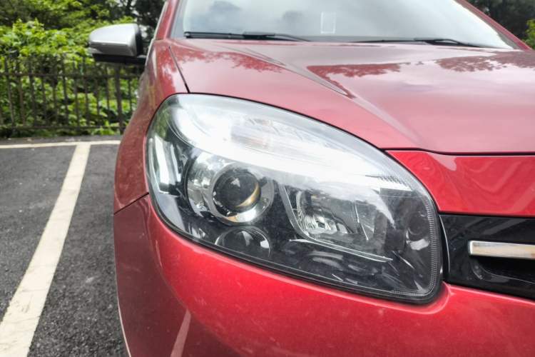 Used Renault Koleos 2014 2.5L Two-Wheel-Drive Sportway Edition Right Front Headlight