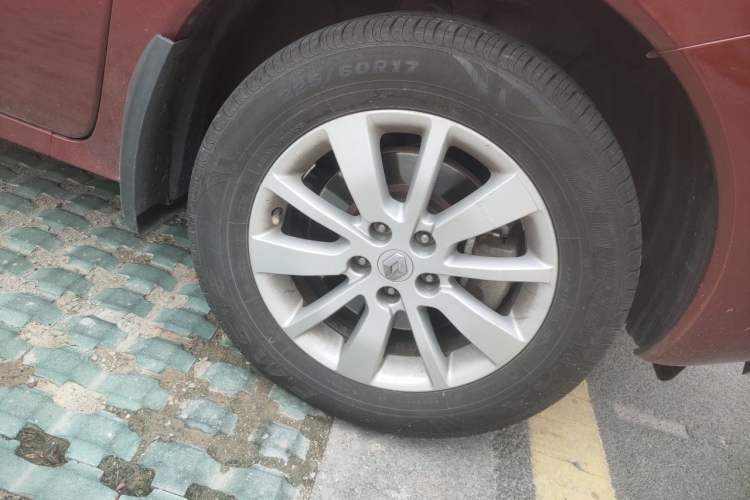 Used Renault Koleos 2014 2.0L Two-Wheel Drive Fashion Edition Right Front Wheel Hub