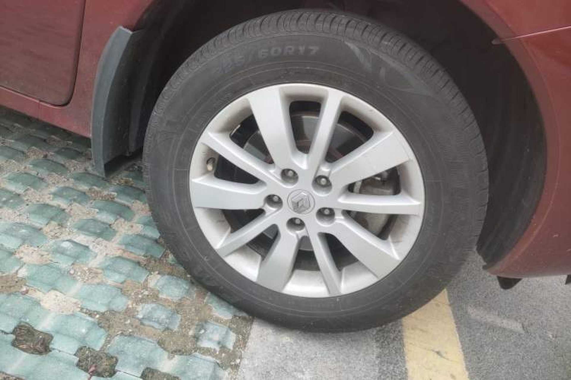 Used Renault Koleos 2014 2.0L Two-Wheel Drive Fashion Edition Right Front Wheel Hub