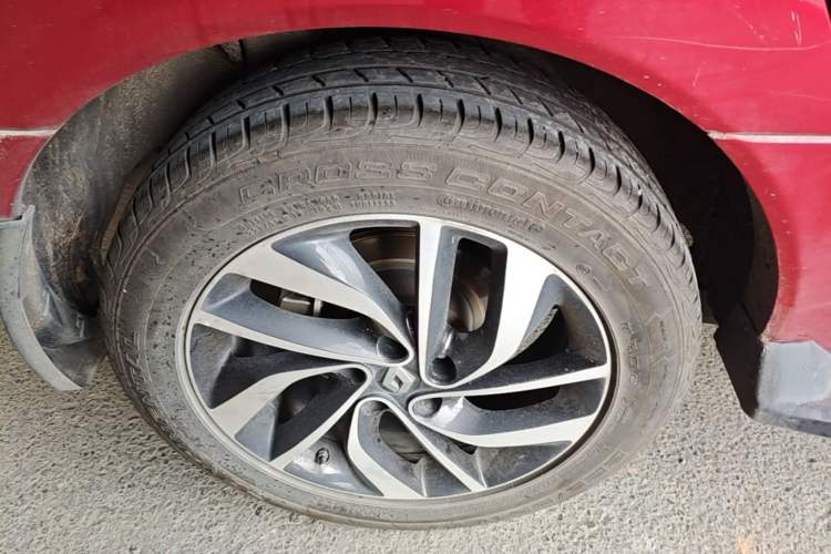 Used Renault Koleos 2014 Revised Version 2.5L Two-Wheel Drive Comfort Edition Right Rear Wheel Hub