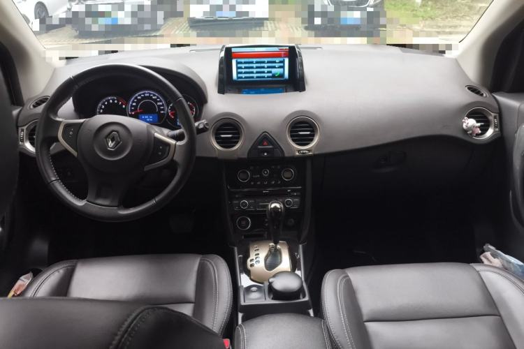 Used Renault Koleos 2014 2.5L Two-Wheel Drive Comfort Edition Center Console