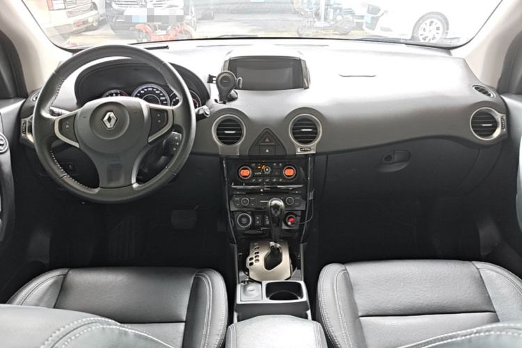 Used Renault Koleos 2014 2.5L 4x4 Sportway Edition Center Console