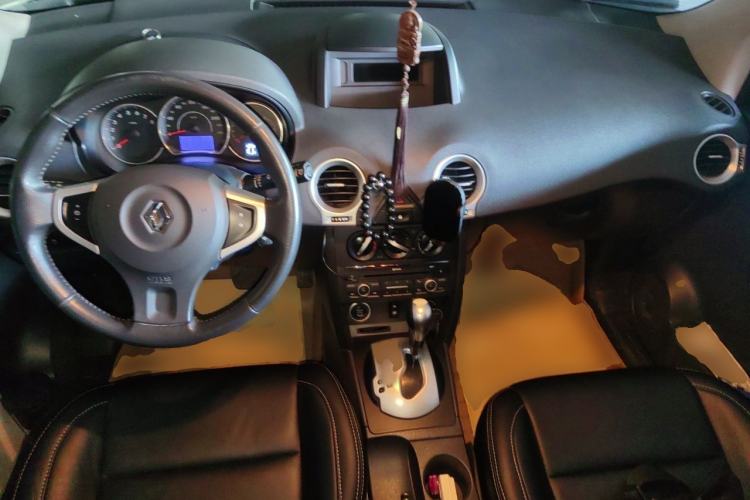 Used Renault Koleos 2014 2.0L Two-Wheel Drive Standard Edition Center Console