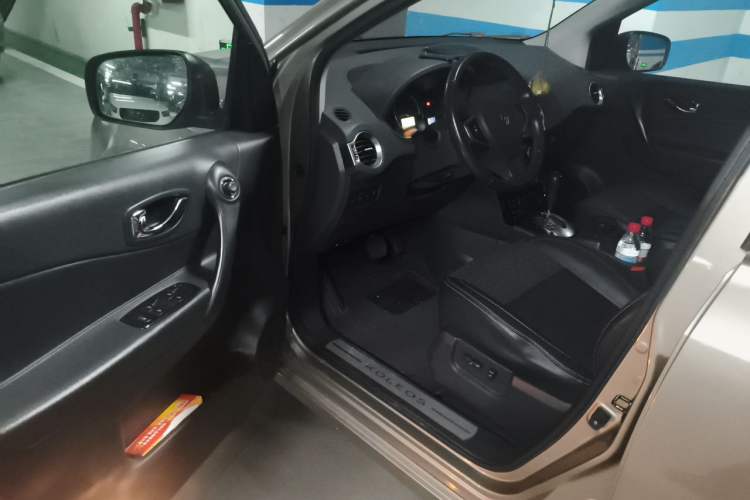 Used Renault Koleos 2014 2.5L 4x4 Comfort Edition Driver Seat