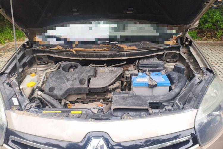 Used Renault Koleos 2014 2.5L Two-Wheel Drive Comfort Edition Engine Bay