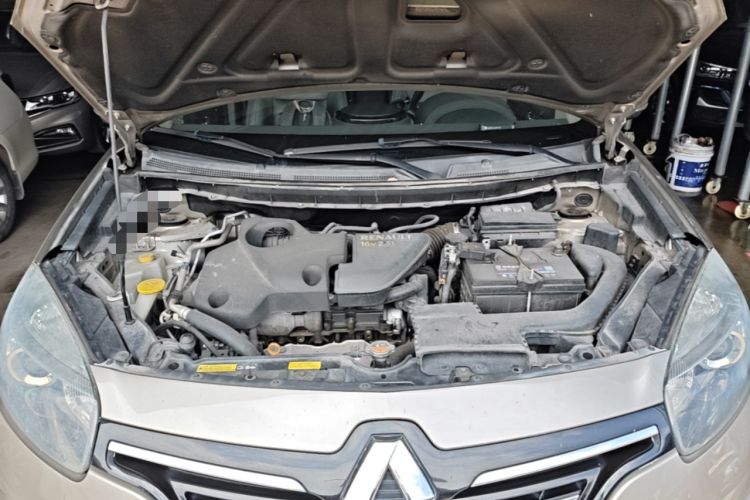 Used Renault Koleos 2014 2.5L 4x4 Sportway Edition Engine Bay
