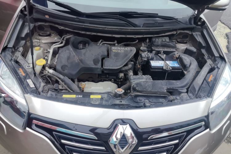 Used Renault Koleos 2014 2.5L Four-Wheel Drive Luxury Edition Engine Bay