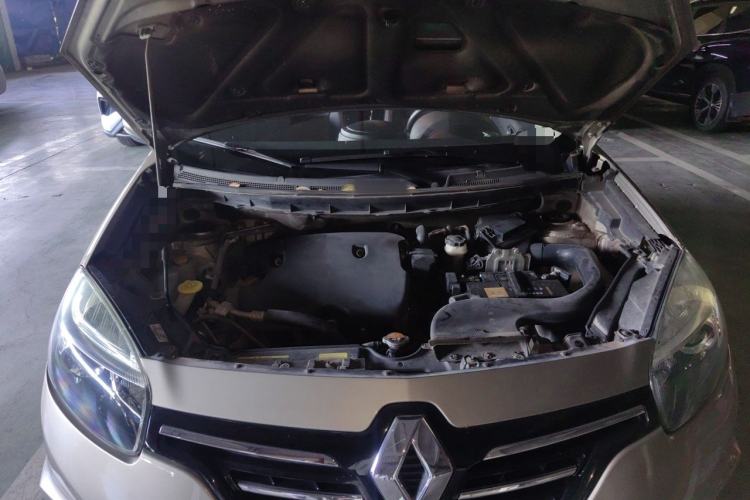 Used Renault Koleos 2014 2.0L Two-Wheel Drive Standard Edition Engine Bay